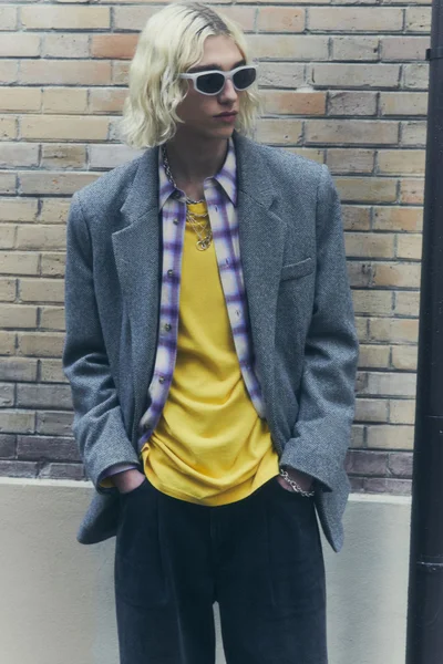 Look 12